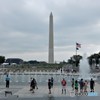 ワシントン記念塔が見下ろしているのは　　(第二次世界大戦記念碑　１）
