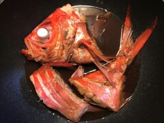 キンメのひと睨み