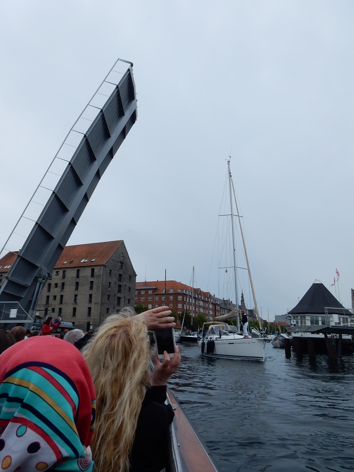 跳ね橋　　（コペンハーゲンの海　５）