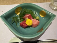 口元にやり