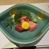 口元にやり