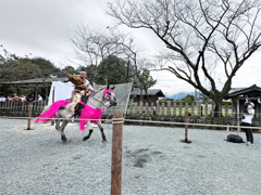 阿蘇神社の流鏑馬 (8) 幸矢