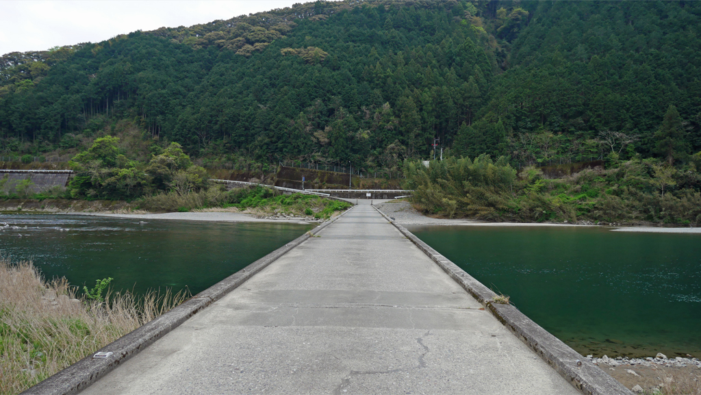 片岡沈下橋
