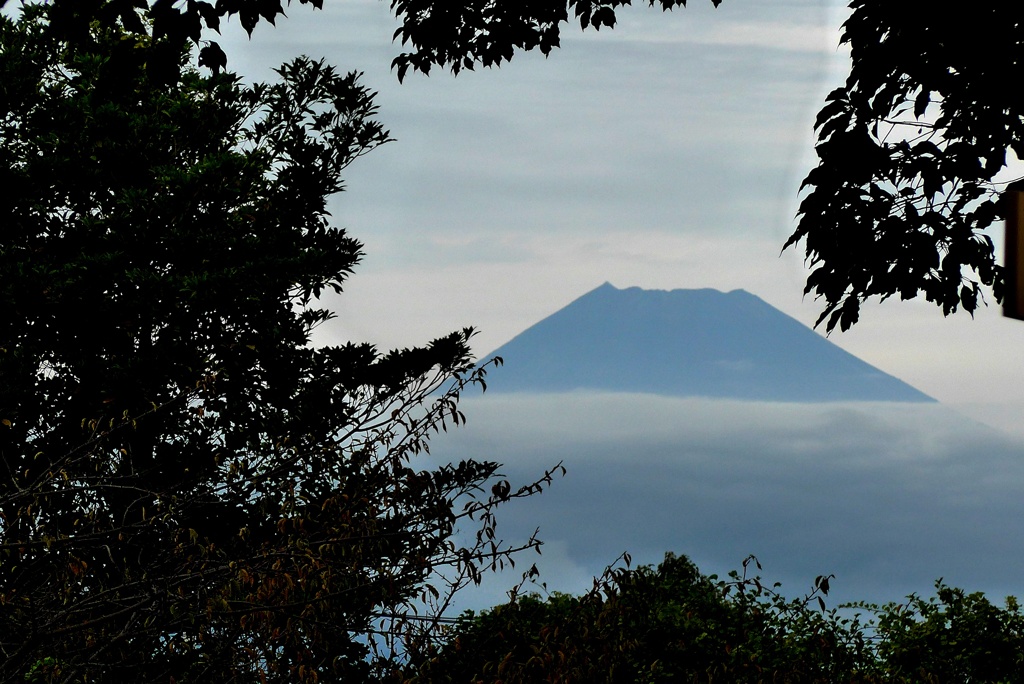 P1180621　10月21日 今朝の富士山