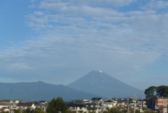 P1280442　9月28日 今朝の富士山と秋の空