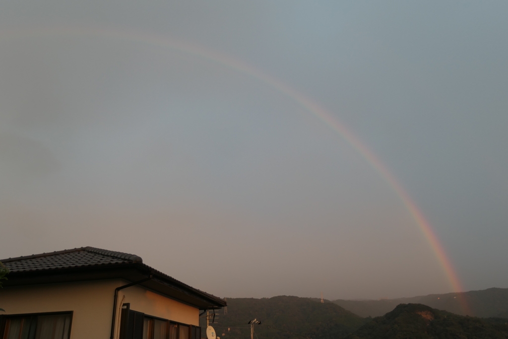 P1069216　虹の夕景