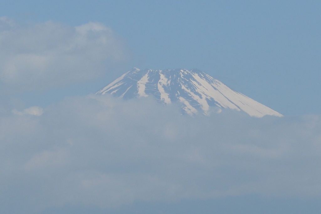 P1150951 (2)　5月23日 今朝の富士山と雲