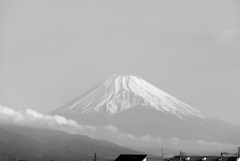 P1150713　5月16日 今朝の富士山（モノクロ）
