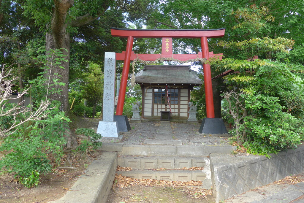 P1220780　小さな神社