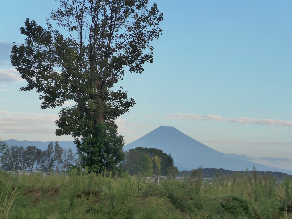 P1110811　10月3日 朝の富士山