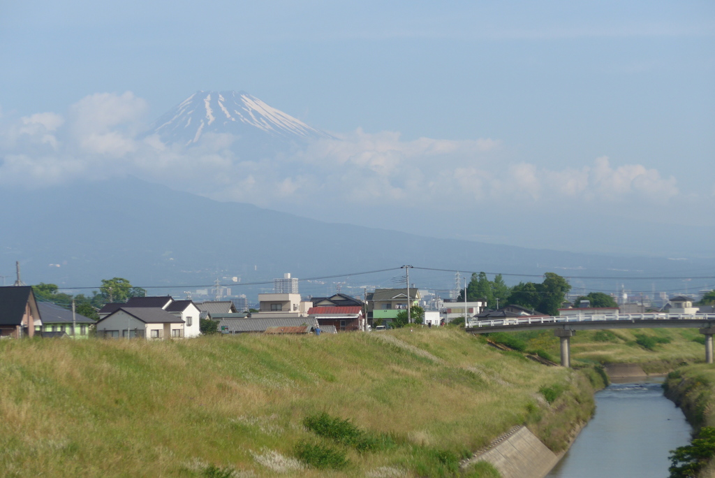 P1160055　6月1日 富士山と川