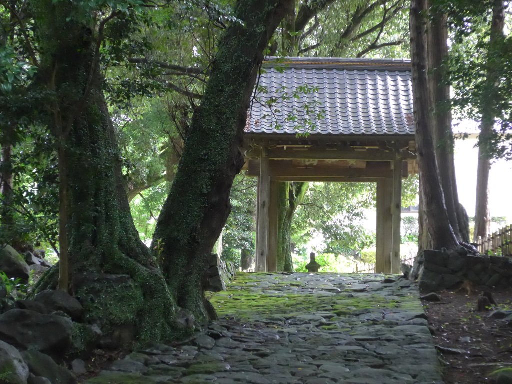 ある古いお寺の山門