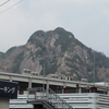 P1035065　大仁駅前から　城山