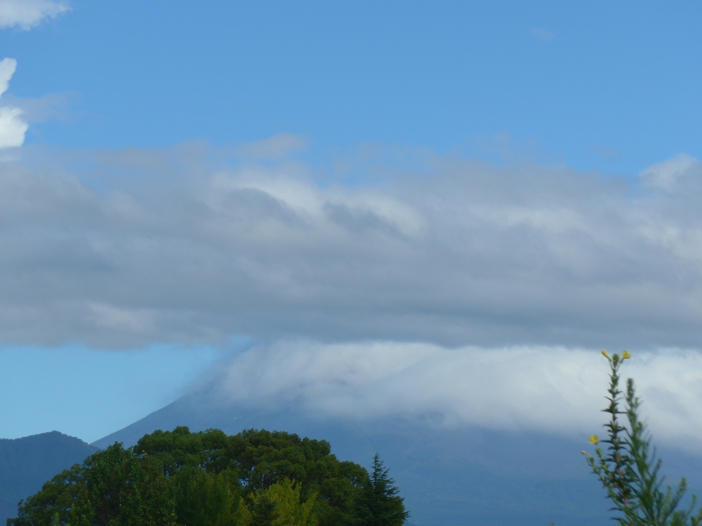 P1100960　8月8日 雲に隠れて