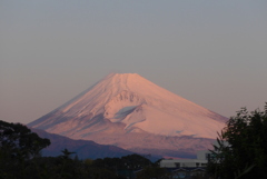 P1190324　11月30日6時45分 朝焼けの富士山
