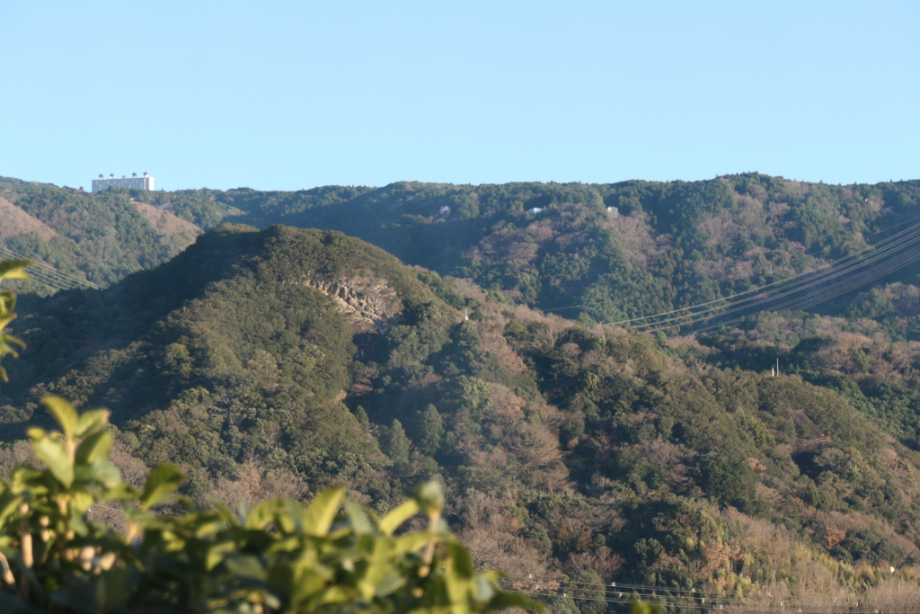P1069684　穏やかな山の風景