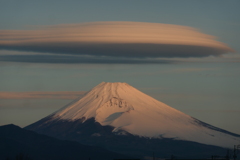 P1057489　1月23日 朝焼け富士と吊るし雲