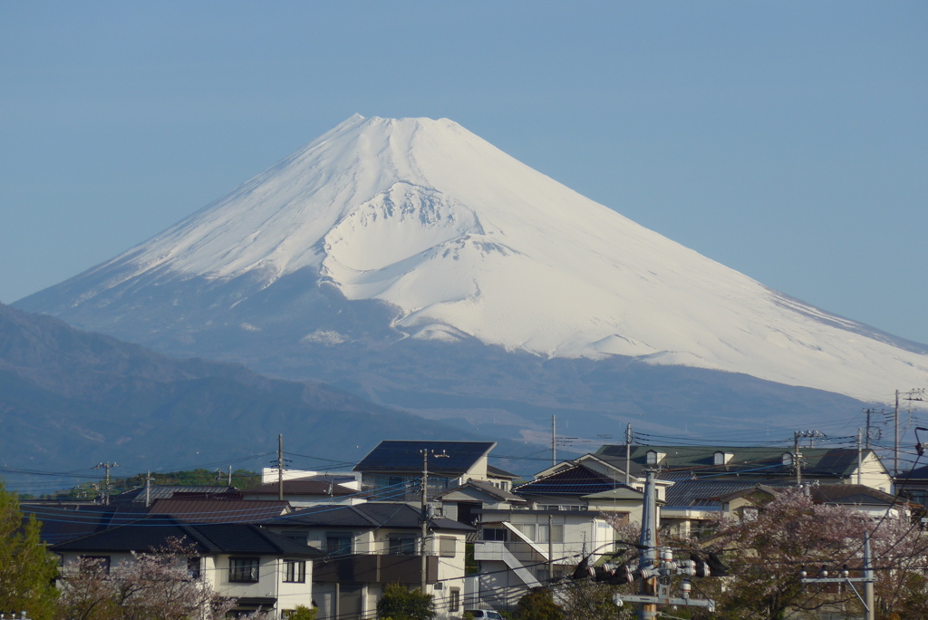 P1210820　4月15日 今朝の富士山