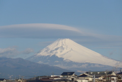 P1200047 (2)　2月3日 今朝の富士山と吊るし雲
