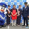 智頭署員と鳥取県警マスコットとどうだんまつり実行委員長とともに