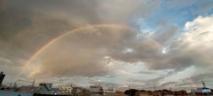 巨大な虹と雲