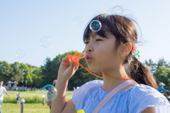 シャボン玉飛んだ