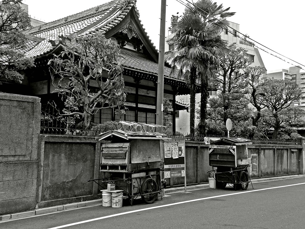 昭和の残像92 寺院塀際の屋台 元浅草 台東区 2008年8月