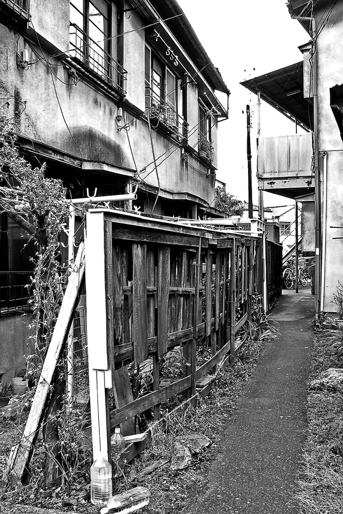 昭和の残像142 板塀のある路地 板橋宿 2008年1月