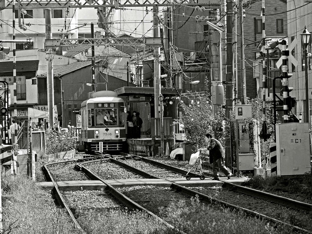 昭和の残像114 踏切り 三ﾉ輪橋駅前 荒川区 2008年10月