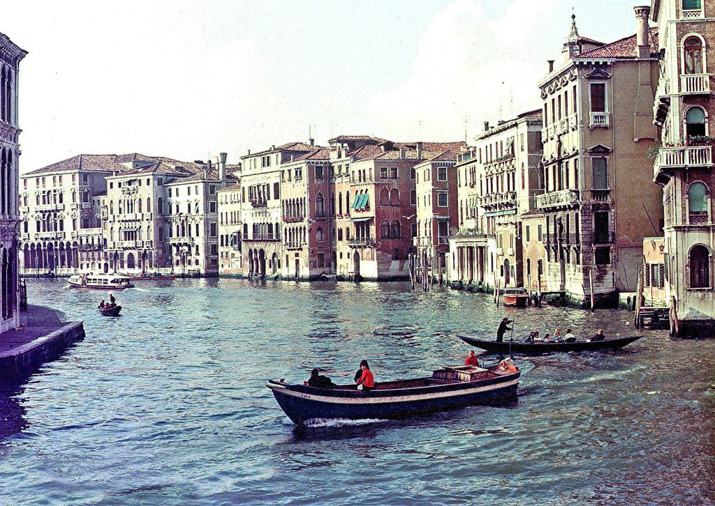 「ﾍﾞﾆｽの大通り」　Italy1973　(39)