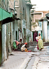 「働く女性たち」　Morocco1973　(1)