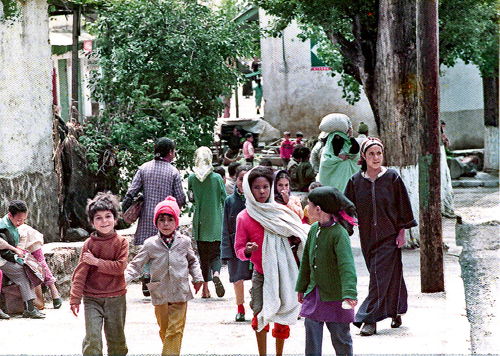 「道行く子供たち」　Morocco1973　(28)