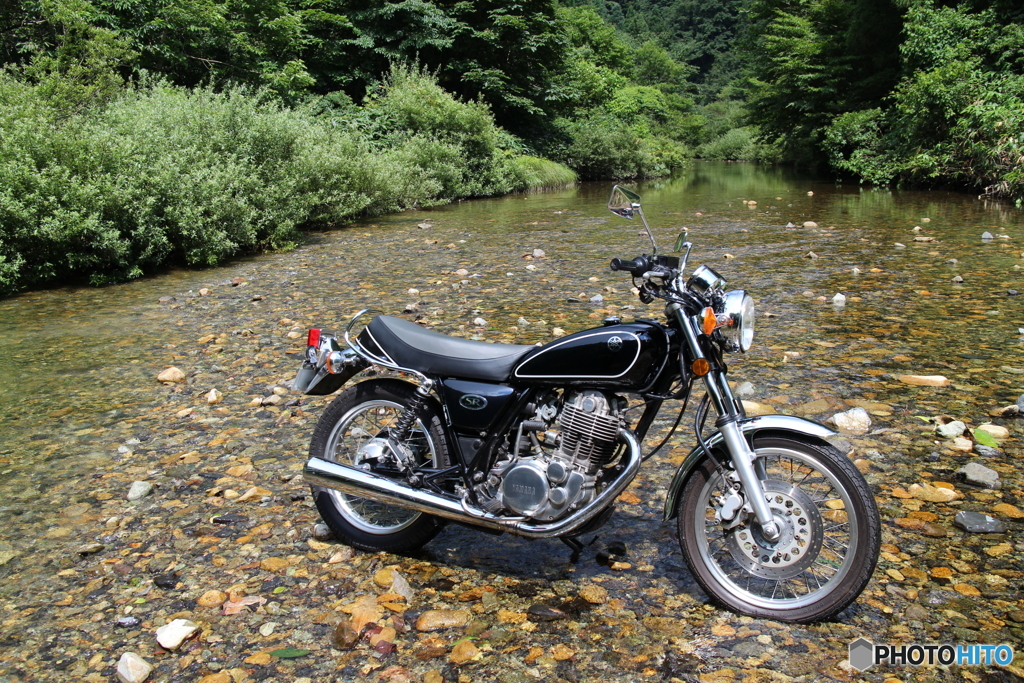 水浴びしにいきて～バイクごと！