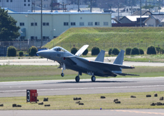小牧に着陸するF-15