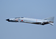 小牧から離陸上昇するF-4