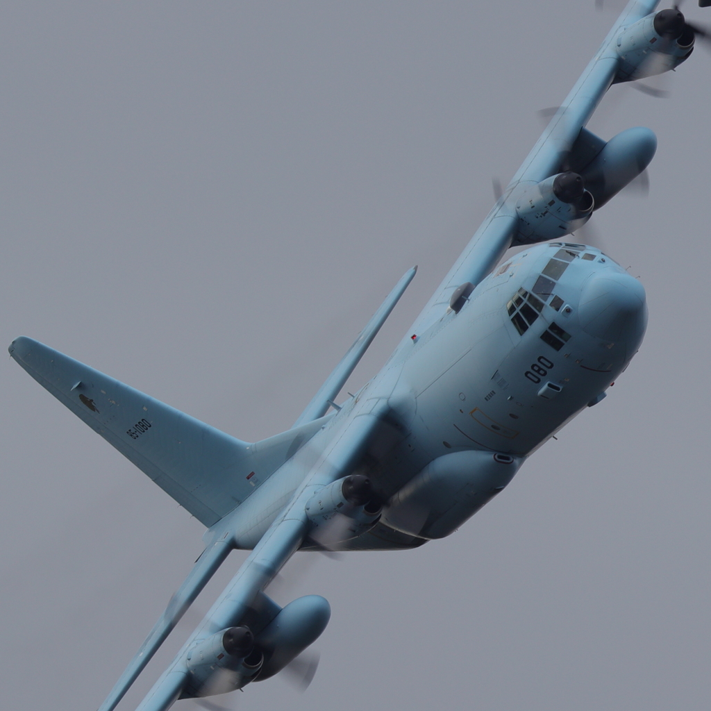 C130機動飛行展示