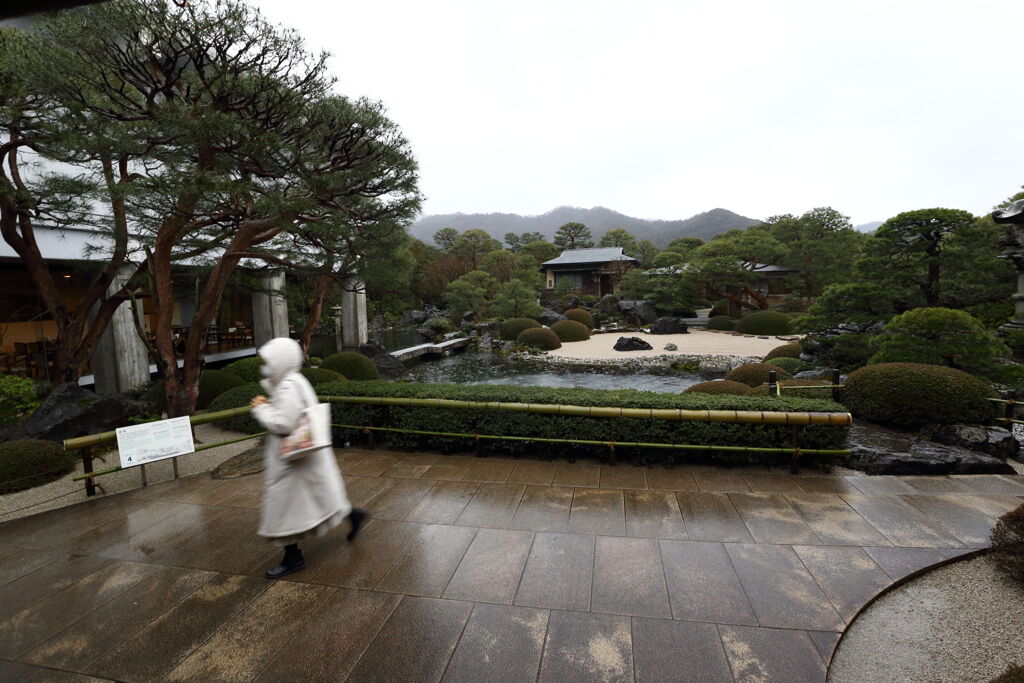 雨の足立美術館2