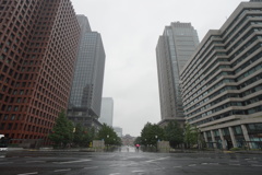 雨中の東京
