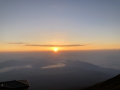 富士山7合目からの朝日