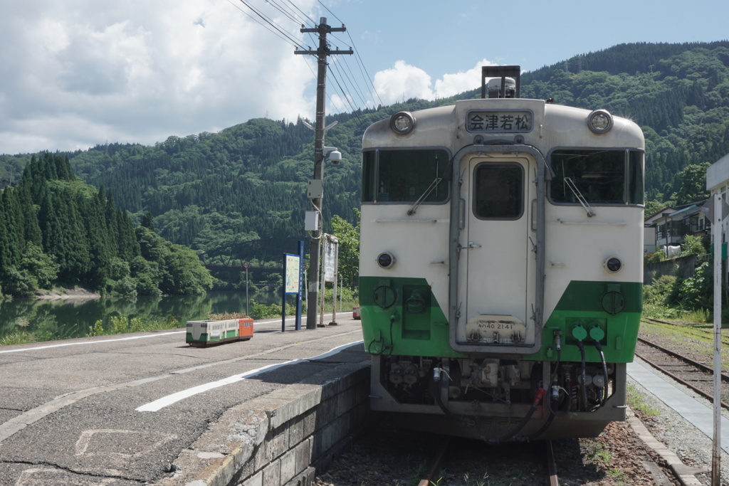 只見線　会津川口駅にて