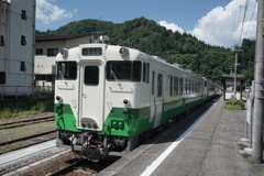 只見線　会津川口駅にて