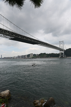 関門海峡（門司側）