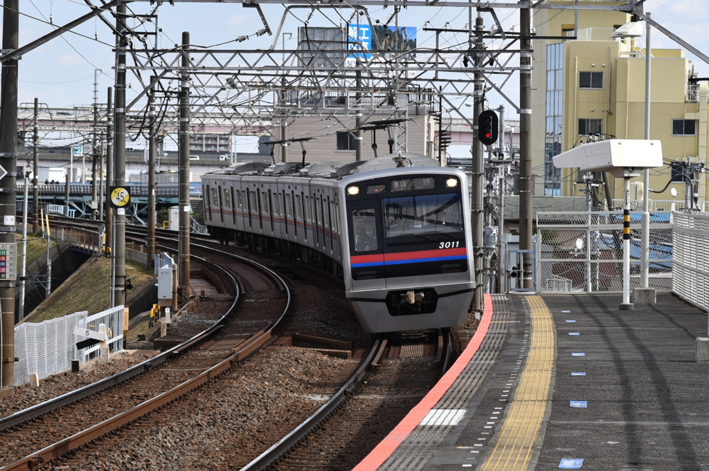 京成　関屋駅にて