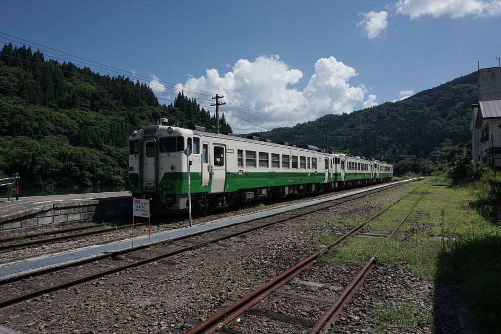 只見線　会津川口駅にて