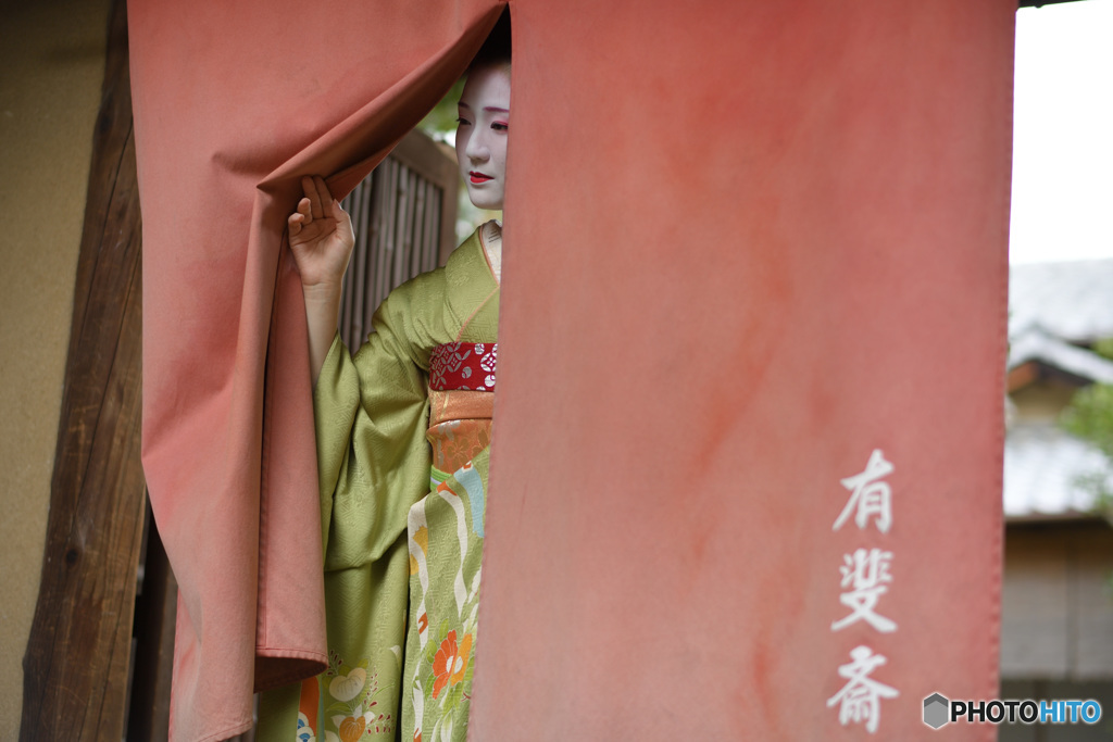 のれん舞妓