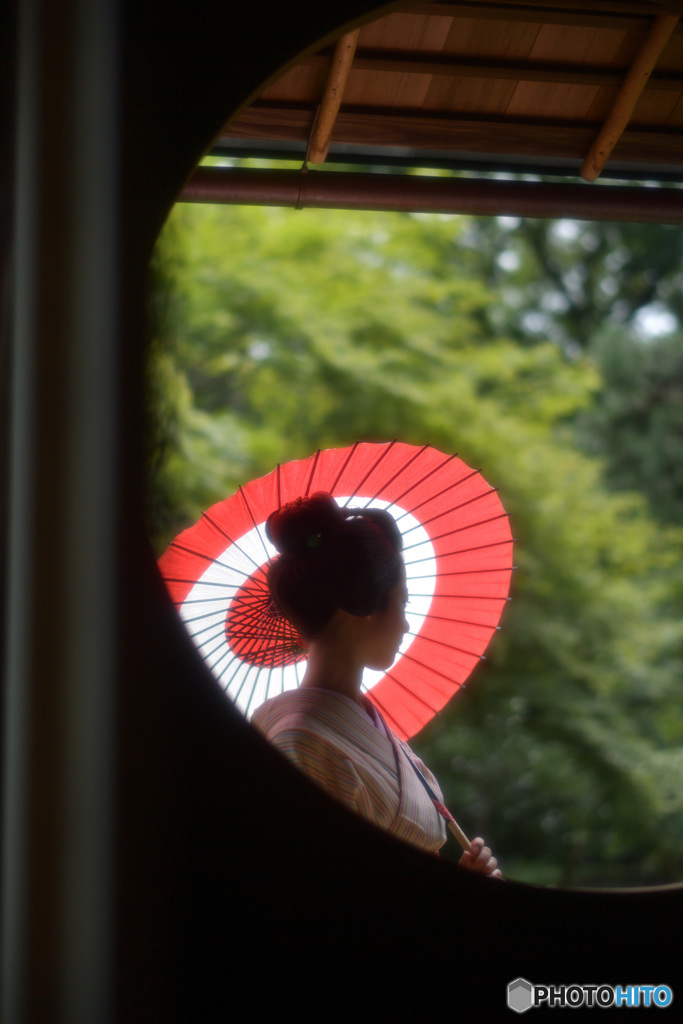円窓から望む