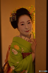 見つめる