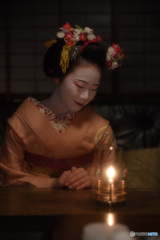 見つめる