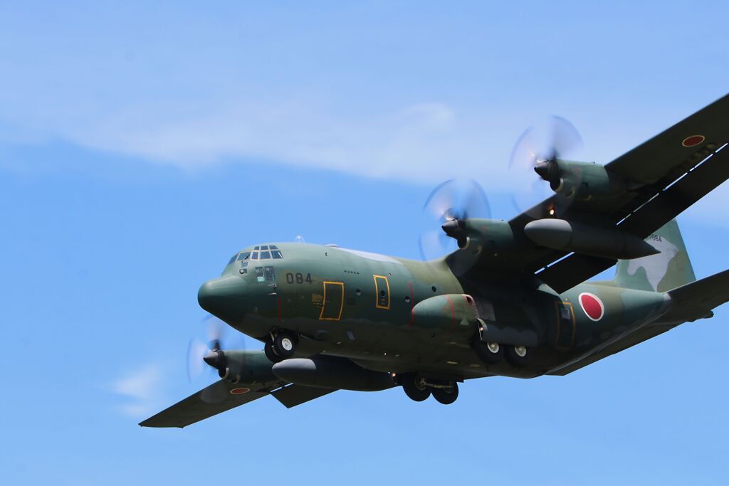 輸送機着陸