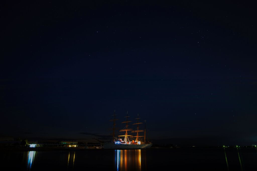 海王丸パークと星空